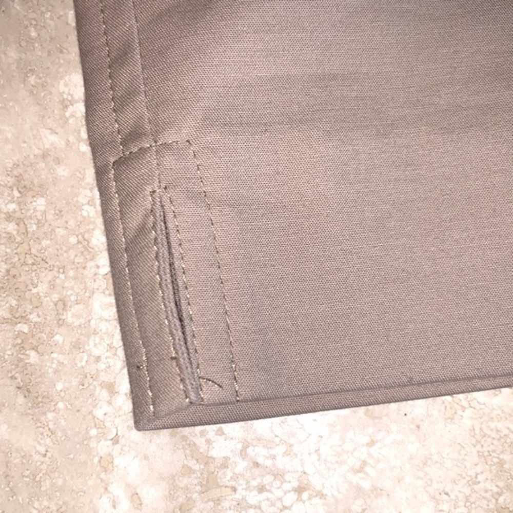 ST. JOHN Spring 2014 collection capri pant, cotton blend, side zip, ankle. 8 - Picture 8 of 17